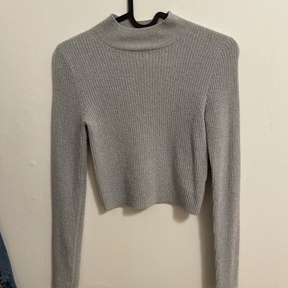 Forever 21 long sleeve - Picture 2 of 3
